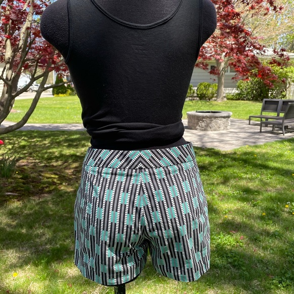 GAP shorts EUC - Picture 6 of 8